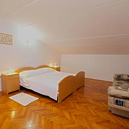 Alida 62 Pula