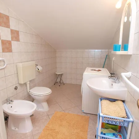Alida 62 * Pula